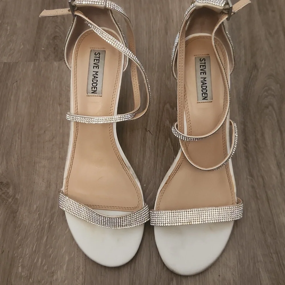 🌞2/$30 // STEVE MADDEN: Crystal Crisscross Strap Wedge Sandals - Picture 4 of 13